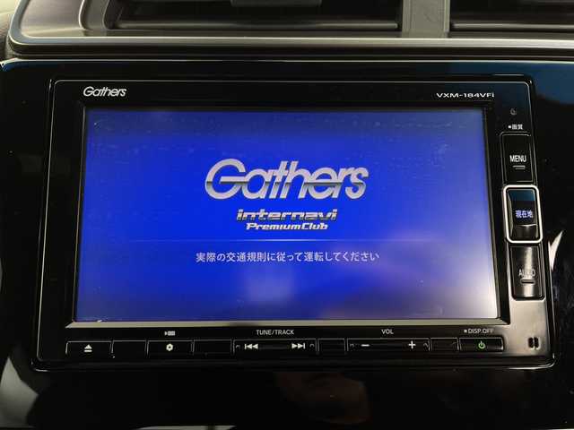 ホンダ フィット ハイブリット S ホンダセンシング 新潟県 2018(平30)年 3.9万km プレミアムイエローパールⅡ ホンダセンシング/純正SDナビ/　CD/DVD/Bluetooth/ フルセグTV/バックカメラ/レーダークルーズコントロール/LEDオートライト/フォグランプ/純正16インチアルミホイール/革巻きステアリング/ステアリングリモコン/パドルシフト/ウィンカーミラー/スマートキー/ビルトインETC