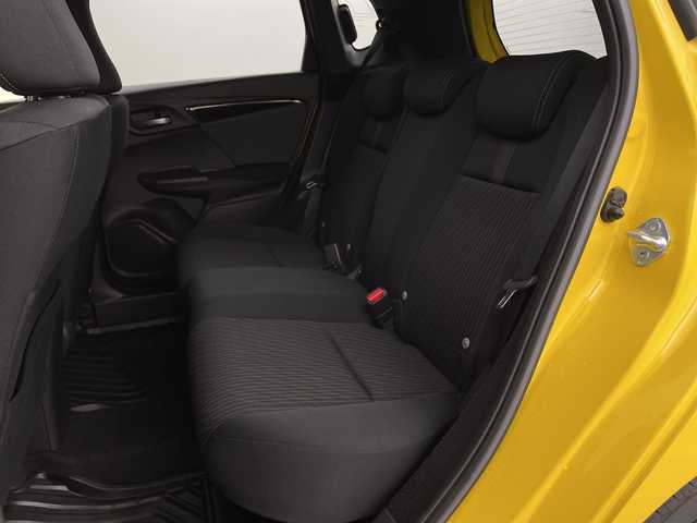 ホンダ フィット ハイブリット S ホンダセンシング 新潟県 2018(平30)年 3.9万km プレミアムイエローパールⅡ ホンダセンシング/純正SDナビ/　CD/DVD/Bluetooth/ フルセグTV/バックカメラ/レーダークルーズコントロール/LEDオートライト/フォグランプ/純正16インチアルミホイール/革巻きステアリング/ステアリングリモコン/パドルシフト/ウィンカーミラー/スマートキー/ビルトインETC