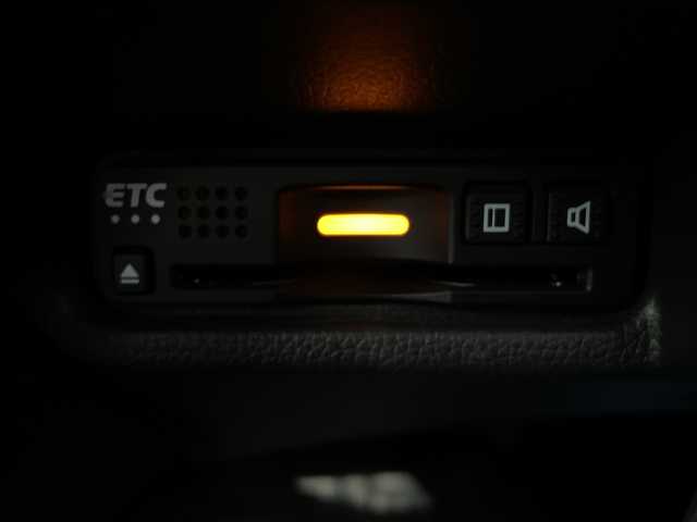 ホンダ フィット ハイブリット S ホンダセンシング 新潟県 2018(平30)年 3.9万km プレミアムイエローパールⅡ ホンダセンシング/純正SDナビ/　CD/DVD/Bluetooth/ フルセグTV/バックカメラ/レーダークルーズコントロール/LEDオートライト/フォグランプ/純正16インチアルミホイール/革巻きステアリング/ステアリングリモコン/パドルシフト/ウィンカーミラー/スマートキー/ビルトインETC