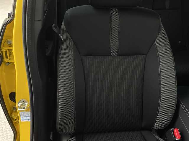 ホンダ フィット ハイブリット S ホンダセンシング 新潟県 2018(平30)年 3.9万km プレミアムイエローパールⅡ ホンダセンシング/純正SDナビ/　CD/DVD/Bluetooth/ フルセグTV/バックカメラ/レーダークルーズコントロール/LEDオートライト/フォグランプ/純正16インチアルミホイール/革巻きステアリング/ステアリングリモコン/パドルシフト/ウィンカーミラー/スマートキー/ビルトインETC