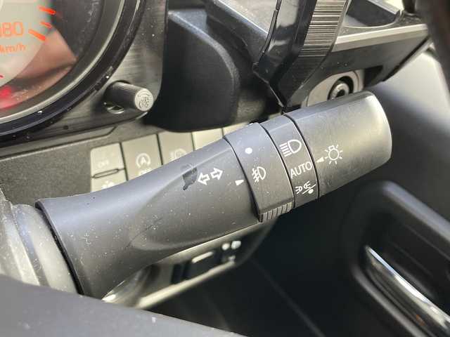 スズキ ジムニー シエラ JC 山口県 2023(令5)年 3.4万km ミディアムグレー 社外DVD/CD/BT/USB(PVH-9300DVSZS）/社外ツィーター/純正LEDヘッドライト/純正フォグランプ/オートライト/純正15インチアルミホイール/革巻きステアリング/ステアリングスイッチ/クルーズコントロール/前席シートヒーター/DAC/クリアフューエルリッド/衝突被害軽減ブレーキ/LKA/横滑り防止/アイドリングストップ/スマートキー×２/純正フロアマット/ETC/電動格納ウインカードアミラー(オート機能付き)