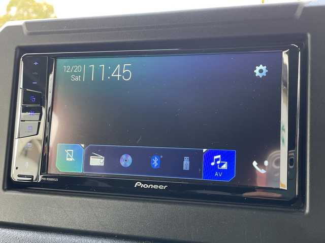 スズキ ジムニー シエラ JC 山口県 2023(令5)年 3.4万km ミディアムグレー 社外DVD/CD/BT/USB(PVH-9300DVSZS）/社外ツィーター/純正LEDヘッドライト/純正フォグランプ/オートライト/純正15インチアルミホイール/革巻きステアリング/ステアリングスイッチ/クルーズコントロール/前席シートヒーター/DAC/クリアフューエルリッド/衝突被害軽減ブレーキ/LKA/横滑り防止/アイドリングストップ/スマートキー×２/純正フロアマット/ETC/電動格納ウインカードアミラー(オート機能付き)