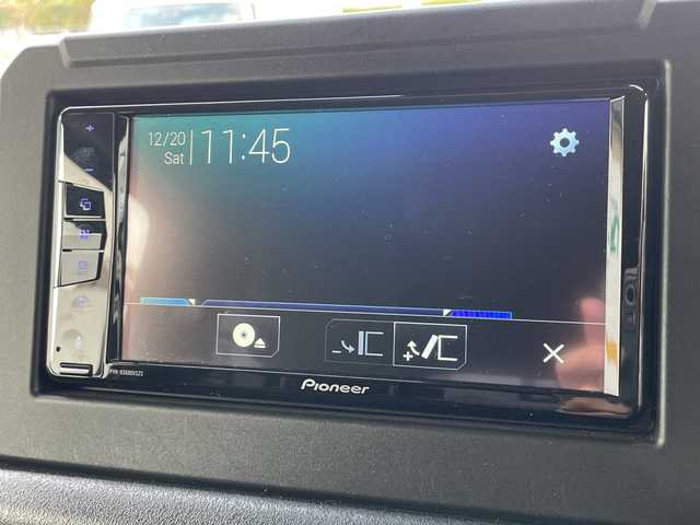 スズキ ジムニー シエラ JC 山口県 2023(令5)年 3.4万km ミディアムグレー 社外DVD/CD/BT/USB(PVH-9300DVSZS）/社外ツィーター/純正LEDヘッドライト/純正フォグランプ/オートライト/純正15インチアルミホイール/革巻きステアリング/ステアリングスイッチ/クルーズコントロール/前席シートヒーター/DAC/クリアフューエルリッド/衝突被害軽減ブレーキ/LKA/横滑り防止/アイドリングストップ/スマートキー×２/純正フロアマット/ETC/電動格納ウインカードアミラー(オート機能付き)