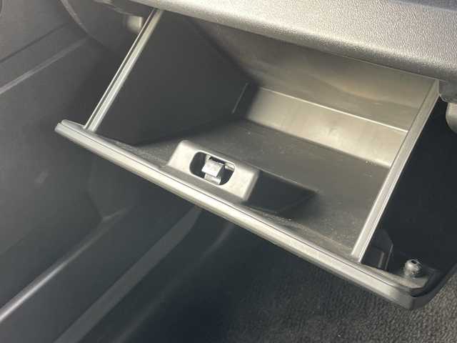 スズキ ジムニー シエラ JC 山口県 2023(令5)年 3.4万km ミディアムグレー 社外DVD/CD/BT/USB(PVH-9300DVSZS）/社外ツィーター/純正LEDヘッドライト/純正フォグランプ/オートライト/純正15インチアルミホイール/革巻きステアリング/ステアリングスイッチ/クルーズコントロール/前席シートヒーター/DAC/クリアフューエルリッド/衝突被害軽減ブレーキ/LKA/横滑り防止/アイドリングストップ/スマートキー×２/純正フロアマット/ETC/電動格納ウインカードアミラー(オート機能付き)