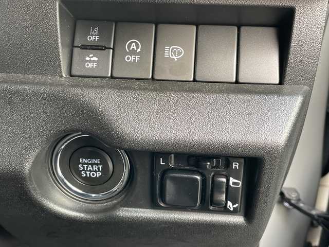 スズキ ジムニー シエラ JC 山口県 2023(令5)年 3.4万km ミディアムグレー 社外DVD/CD/BT/USB(PVH-9300DVSZS）/社外ツィーター/純正LEDヘッドライト/純正フォグランプ/オートライト/純正15インチアルミホイール/革巻きステアリング/ステアリングスイッチ/クルーズコントロール/前席シートヒーター/DAC/クリアフューエルリッド/衝突被害軽減ブレーキ/LKA/横滑り防止/アイドリングストップ/スマートキー×２/純正フロアマット/ETC/電動格納ウインカードアミラー(オート機能付き)