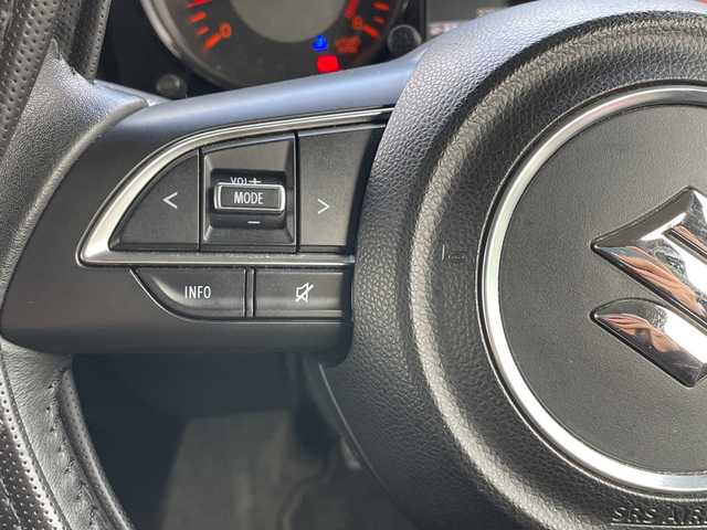 スズキ ジムニー シエラ JC 山口県 2023(令5)年 3.4万km ミディアムグレー 社外DVD/CD/BT/USB(PVH-9300DVSZS）/社外ツィーター/純正LEDヘッドライト/純正フォグランプ/オートライト/純正15インチアルミホイール/革巻きステアリング/ステアリングスイッチ/クルーズコントロール/前席シートヒーター/DAC/クリアフューエルリッド/衝突被害軽減ブレーキ/LKA/横滑り防止/アイドリングストップ/スマートキー×２/純正フロアマット/ETC/電動格納ウインカードアミラー(オート機能付き)