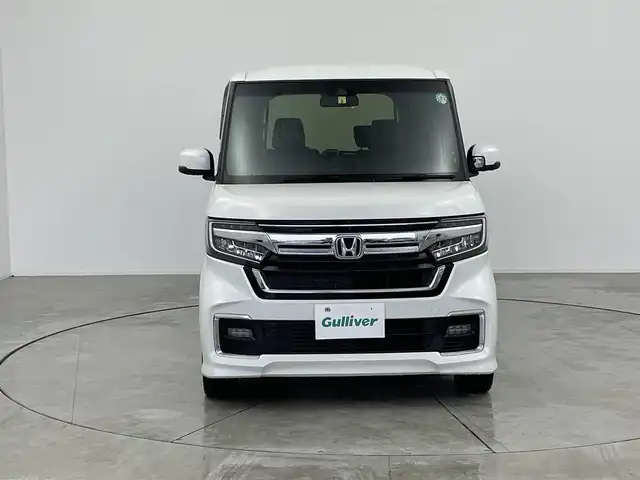ホンダ Ｎ ＢＯＸ カスタム L ターボ 愛知県 2022(令4)年 3.2万km プラチナホワイトパール 純正ナビ/・CD/DVD/・FM/AM/・フルセグTV/・SD/・Music Rack/・USB/・iPod/・Bluetooth/主要装備/・バックカメラ/・レーダークルーズコントロール/・ホンダセンシング/(衝突被害軽減システム)/・両側パワースライドドア/・シートヒーター/・ＬＥＤヘッドライト/・サイドカーテンエアバッグ/・ハーフレザーシート/・電動パーキング/・フォグランプ/・コーナーセンサー/・横滑り防止装置