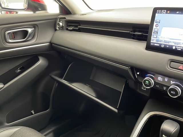 ホンダ ヴェゼル ハイブリッド e:HEV Z 宮崎県 2021(令3)年 2.7万km プレミアムクリスタルレッドM 禁煙車/ホンダセンシング/純正9型ディスプレイオーディオナビTV/（HONDA CONNECT/Bluetooth/HDMI/USB/フルセグTV)/純正バックカメラ/純正ビルトイン2.0ETC/純正LEDオートライト/純正LEDフォグ/純正18インチアルミ/純正フロアマット/アダプティブクルーズコントロール/レーンディパーチャーアラート/ブラインドスポットモニター/クリアランスソナー/ダウンヒルアシストコントロール/電子パーキング/ブレーキホールド/パドルシフト/本革巻ハンドル/置くだけ充電/パワーバックドア/ハーフレザーシート/デュアルオートエアコン/スマートキー/プッシュエンジンスタート/新車時保証書/取扱い説明書