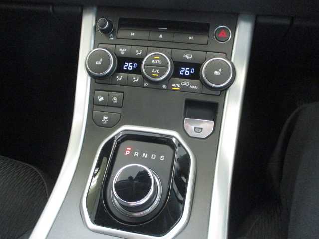 ランドローバー レンジローバーイヴォーク SE 岡山県 2018(平30)年 8.1万km 白 純正ナビ・DVD・Bluetooth/全方位カメラ/スマートキー/ハーフレザーシート/純正18インチAW/D・N席シートヒーター/ETC/HIDライト/レーンディパーチャーワーニング