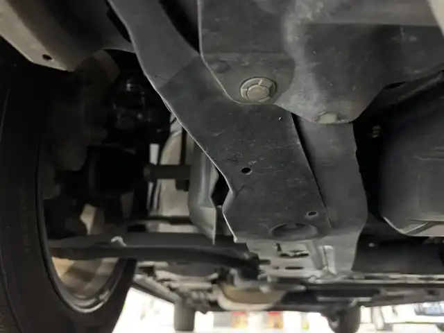 日産 セレナ ハイウェイスター Vセレクション 三重県 2017(平29)年 6.5万km インペリアルアンバーP S-HYBRID/FF/インパネCVT/純正 9インチナビ MM517D-L/（iPod/SD/FM/AM/TV/USB/Bluetooth/CD/DVD/Blu-ray/MUSIC STOCKER/HDMI/ドラレコ/AUX）/・純正 11インチ 後席モニター/インテリジェント アラウンドビューモニター（移動物検知機能付）*1/両側 ハンズフリーオートスライドドア/ドライブレコーダー 前方/ビルトイン ETC/安全/【OP】セーフティパックB*1/・プロパイロット/・踏み間違い衝突防止アシスト/・インテリジェント パーキングアシスト/・標識検知機能/・インテリジェント DA（ふらつき警報）/・フロント & バックソナー/・インテリジェント LI（車線逸脱防止支援システム）/・LDW（車線逸脱警報）/装備/・【OP】プレミアムインテリア/・前後 オートエアコン/・オートライト/・LEDヘッドライト/・フロントフォグライト/・インテリジェント ルームミラー*1（デジタルインナーミラー）/・電動パーキングブレーキ＋ブレーキホールド*1/・ヒーター付ドアミラー*1/・ステアリングスイッチ*1/・純正16inAW/・保/取/ナビ取/・スマートキーx2/など/*1…セーフティパックBの装備