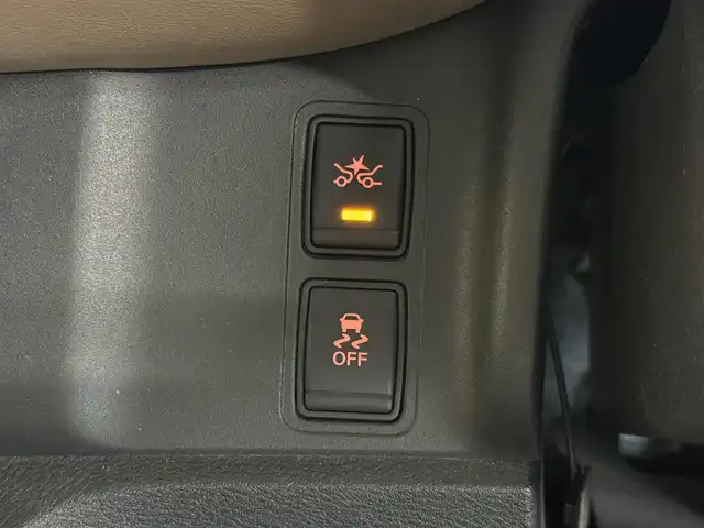 日産 セレナ ハイウェイスター Vセレクション 三重県 2017(平29)年 6.5万km インペリアルアンバーP S-HYBRID/FF/インパネCVT/純正 9インチナビ MM517D-L/（iPod/SD/FM/AM/TV/USB/Bluetooth/CD/DVD/Blu-ray/MUSIC STOCKER/HDMI/ドラレコ/AUX）/・純正 11インチ 後席モニター/インテリジェント アラウンドビューモニター（移動物検知機能付）*1/両側 ハンズフリーオートスライドドア/ドライブレコーダー 前方/ビルトイン ETC/安全/【OP】セーフティパックB*1/・プロパイロット/・踏み間違い衝突防止アシスト/・インテリジェント パーキングアシスト/・標識検知機能/・インテリジェント DA（ふらつき警報）/・フロント & バックソナー/・インテリジェント LI（車線逸脱防止支援システム）/・LDW（車線逸脱警報）/装備/・【OP】プレミアムインテリア/・前後 オートエアコン/・オートライト/・LEDヘッドライト/・フロントフォグライト/・インテリジェント ルームミラー*1（デジタルインナーミラー）/・電動パーキングブレーキ＋ブレーキホールド*1/・ヒーター付ドアミラー*1/・ステアリングスイッチ*1/・純正16inAW/・保/取/ナビ取/・スマートキーx2/など/*1…セーフティパックBの装備