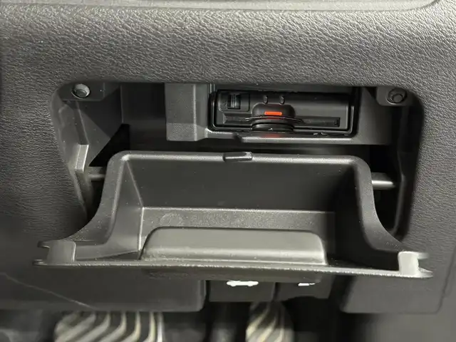 日産 セレナ ハイウェイスター Vセレクション 三重県 2017(平29)年 6.5万km インペリアルアンバーP S-HYBRID/FF/インパネCVT/純正 9インチナビ MM517D-L/（iPod/SD/FM/AM/TV/USB/Bluetooth/CD/DVD/Blu-ray/MUSIC STOCKER/HDMI/ドラレコ/AUX）/・純正 11インチ 後席モニター/インテリジェント アラウンドビューモニター（移動物検知機能付）*1/両側 ハンズフリーオートスライドドア/ドライブレコーダー 前方/ビルトイン ETC/安全/【OP】セーフティパックB*1/・プロパイロット/・踏み間違い衝突防止アシスト/・インテリジェント パーキングアシスト/・標識検知機能/・インテリジェント DA（ふらつき警報）/・フロント & バックソナー/・インテリジェント LI（車線逸脱防止支援システム）/・LDW（車線逸脱警報）/装備/・【OP】プレミアムインテリア/・前後 オートエアコン/・オートライト/・LEDヘッドライト/・フロントフォグライト/・インテリジェント ルームミラー*1（デジタルインナーミラー）/・電動パーキングブレーキ＋ブレーキホールド*1/・ヒーター付ドアミラー*1/・ステアリングスイッチ*1/・純正16inAW/・保/取/ナビ取/・スマートキーx2/など/*1…セーフティパックBの装備