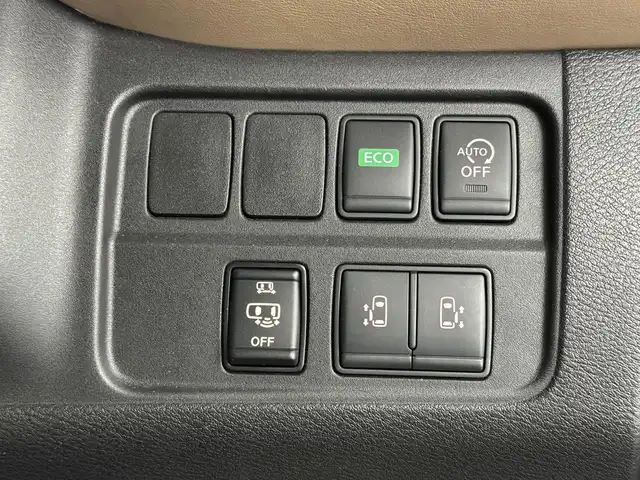 日産 セレナ ハイウェイスター Vセレクション 三重県 2017(平29)年 6.5万km インペリアルアンバーP S-HYBRID/FF/インパネCVT/純正 9インチナビ MM517D-L/（iPod/SD/FM/AM/TV/USB/Bluetooth/CD/DVD/Blu-ray/MUSIC STOCKER/HDMI/ドラレコ/AUX）/・純正 11インチ 後席モニター/インテリジェント アラウンドビューモニター（移動物検知機能付）*1/両側 ハンズフリーオートスライドドア/ドライブレコーダー 前方/ビルトイン ETC/安全/【OP】セーフティパックB*1/・プロパイロット/・踏み間違い衝突防止アシスト/・インテリジェント パーキングアシスト/・標識検知機能/・インテリジェント DA（ふらつき警報）/・フロント & バックソナー/・インテリジェント LI（車線逸脱防止支援システム）/・LDW（車線逸脱警報）/装備/・【OP】プレミアムインテリア/・前後 オートエアコン/・オートライト/・LEDヘッドライト/・フロントフォグライト/・インテリジェント ルームミラー*1（デジタルインナーミラー）/・電動パーキングブレーキ＋ブレーキホールド*1/・ヒーター付ドアミラー*1/・ステアリングスイッチ*1/・純正16inAW/・保/取/ナビ取/・スマートキーx2/など/*1…セーフティパックBの装備