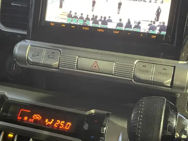 スズキ クロスビー HYBRID MZ 青森県 2018(平30)年 13.5万km スーパーブラックパール 3トーンコーディネート (株)IDOMが運営する【じしゃロン青森店】の自社ローン専用車両になりますこちらは現金、またはオートローンご利用時の価格です。自社ローンご希望の方は別途その旨お申付け下さい。/４WD/スマートキー/純正ナビ/TV/全方位カメラ/ETC/クルーズコントロール/衝突軽減ブレーキ/コーナーセンサー/シートヒーター