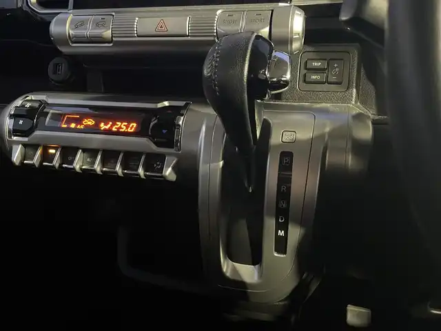 スズキ クロスビー HYBRID MZ 青森県 2018(平30)年 13.5万km スーパーブラックパール 3トーンコーディネート (株)IDOMが運営する【じしゃロン青森店】の自社ローン専用車両になりますこちらは現金、またはオートローンご利用時の価格です。自社ローンご希望の方は別途その旨お申付け下さい。/４WD/スマートキー/純正ナビ/TV/全方位カメラ/ETC/クルーズコントロール/衝突軽減ブレーキ/コーナーセンサー/シートヒーター