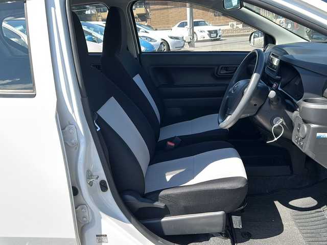 トヨタ ピクシスエポック L SAⅢ 茨城県 2020(令2)年 1.2万km ホワイト ワンオーナー/CD再生可能オーディオ/衝突軽減ブレーキ/コーナーセンサー/フロアマット/リモコンキー/取扱説明書/保証書