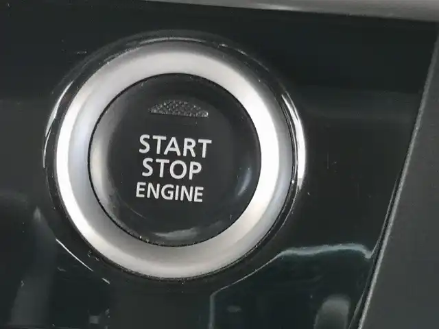 日産 デイズ ルークス ハイウェイスター Xターボ 茨城県 2017(平29)年 8.4万km ブラック 純正ナビ/【TV・ラジオ・BT・SD・DISC・AUX】/フリップダウンモニター/全方位カメラ/アイドリングストップ/片側パワスラ/オートライト/オートハイビーム/LEDライト/横滑り防止装置/衝突被害軽減システム/前席純正フロアマット/純正アルミホイール/ターボ車