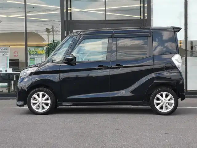 日産 デイズ ルークス ハイウェイスター Xターボ 茨城県 2017(平29)年 8.4万km ブラック 純正ナビ/【TV・ラジオ・BT・SD・DISC・AUX】/フリップダウンモニター/全方位カメラ/アイドリングストップ/片側パワスラ/オートライト/オートハイビーム/LEDライト/横滑り防止装置/衝突被害軽減システム/前席純正フロアマット/純正アルミホイール/ターボ車