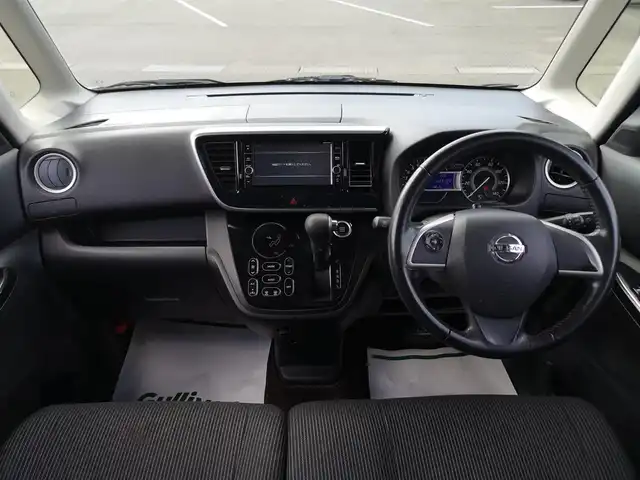 日産 デイズ ルークス ハイウェイスター Xターボ 茨城県 2017(平29)年 8.4万km ブラック 純正ナビ/【TV・ラジオ・BT・SD・DISC・AUX】/フリップダウンモニター/全方位カメラ/アイドリングストップ/片側パワスラ/オートライト/オートハイビーム/LEDライト/横滑り防止装置/衝突被害軽減システム/前席純正フロアマット/純正アルミホイール/ターボ車