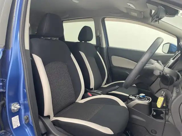 日産 ノート e－パワー X Vセレクション 三重県 2020(令2)年 3.5万km シャイニングブルー /禁煙車//純正ナビ/（ＣＤ．ＢＴ.フルセグＴＶ.ラジオ）//アラウンドビューモニター//エマージェンシーブレーキ//レーンキープアシスト//デジタルインナーミラー//ステアリングスイッチ//スマートキー//オートライト