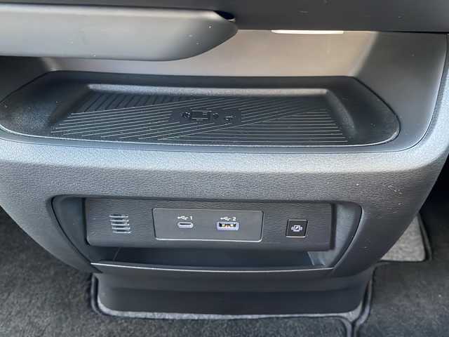 日産 セレナ e－4ORCE ハイウェイスターV 岩手県 2024(令6)年 0.1万km ダークメタルグレー 12.3型ナビ 全周囲C プロパイロット ETC2.0 フルセグ HDMI 両側電動スライド デジタルインナーミラー ハーフレザーシート シートヒーター ステアヒーター Qiワイヤレス充電 AC100Vコンセント 純正16AW スマートキー