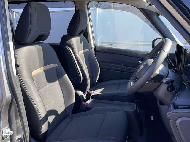 日産 セレナ e－4ORCE ハイウェイスターV 岩手県 2024(令6)年 0.1万km ダークメタルグレー 12.3型ナビ 全周囲C プロパイロット ETC2.0 フルセグ HDMI 両側電動スライド デジタルインナーミラー ハーフレザーシート シートヒーター ステアヒーター Qiワイヤレス充電 AC100Vコンセント 純正16AW スマートキー