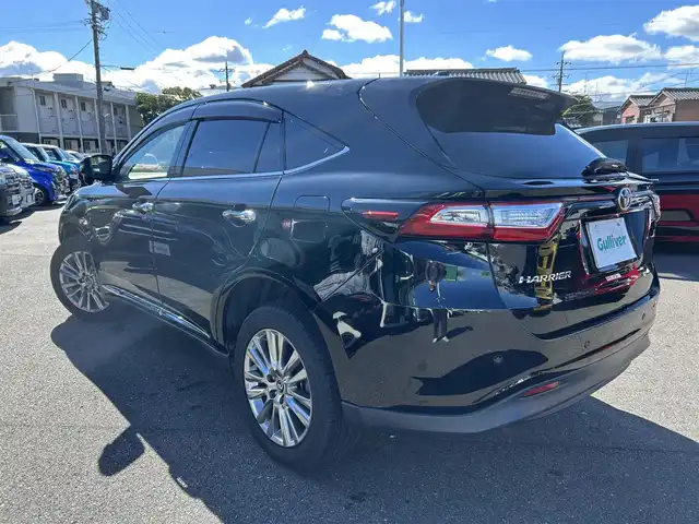 トヨタ ハリアー プレミアム 愛知県 2017(平29)年 6万km ブラック 純正ＳＤナビ　/ＢＴ　/ＣＤ／ＤＶＤ　/Ｂカメラ　/サンルーフ　/ハーフレザー　/クリアランスソナー　/衝突軽減ブレーキ　/プッシュスタート　/レーダークルーズコントロール　/アイドリングストップ　/パワーバックドア/純正フロアマット/オートライト/ステアリングスイッチ/スマートキー/純正１８インチＡＷ