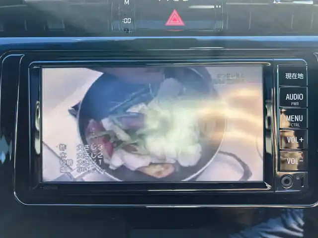 トヨタ ハリアー プレミアム 愛知県 2017(平29)年 6万km ブラック 純正ＳＤナビ　/ＢＴ　/ＣＤ／ＤＶＤ　/Ｂカメラ　/サンルーフ　/ハーフレザー　/クリアランスソナー　/衝突軽減ブレーキ　/プッシュスタート　/レーダークルーズコントロール　/アイドリングストップ　/パワーバックドア/純正フロアマット/オートライト/ステアリングスイッチ/スマートキー/純正１８インチＡＷ