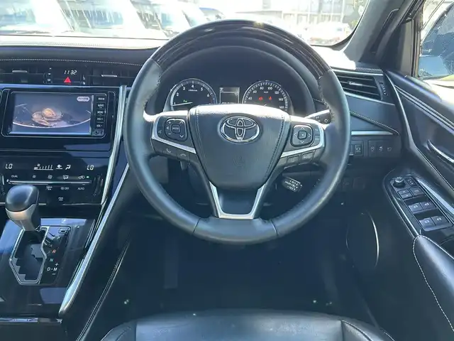 トヨタ ハリアー プレミアム 愛知県 2017(平29)年 6万km ブラック 純正ＳＤナビ　/ＢＴ　/ＣＤ／ＤＶＤ　/Ｂカメラ　/サンルーフ　/ハーフレザー　/クリアランスソナー　/衝突軽減ブレーキ　/プッシュスタート　/レーダークルーズコントロール　/アイドリングストップ　/パワーバックドア/純正フロアマット/オートライト/ステアリングスイッチ/スマートキー/純正１８インチＡＷ