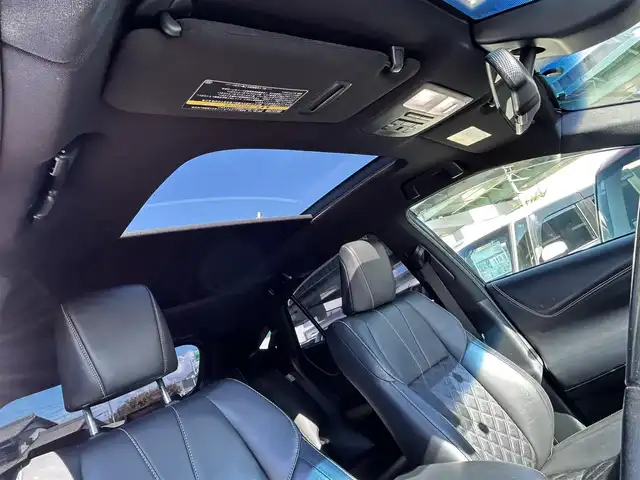 トヨタ ハリアー プレミアム 愛知県 2017(平29)年 6万km ブラック 純正ＳＤナビ　/ＢＴ　/ＣＤ／ＤＶＤ　/Ｂカメラ　/サンルーフ　/ハーフレザー　/クリアランスソナー　/衝突軽減ブレーキ　/プッシュスタート　/レーダークルーズコントロール　/アイドリングストップ　/パワーバックドア/純正フロアマット/オートライト/ステアリングスイッチ/スマートキー/純正１８インチＡＷ