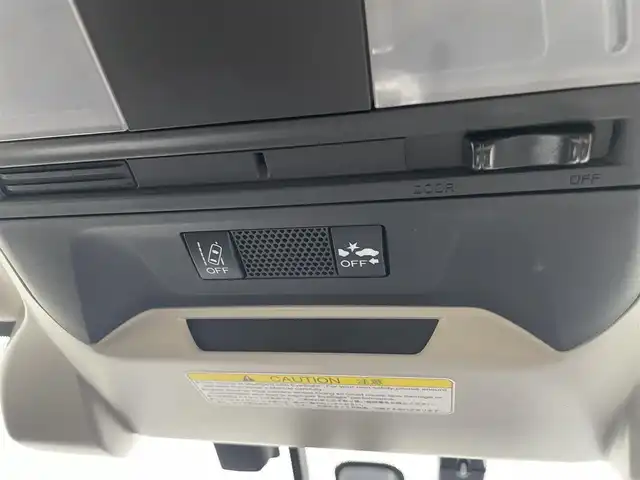 スバル インプレッサ ＸＶ 1．6i－L アイサイト 群馬県 2020(令2)年 0.7万km マグネタイトグレーメタリック ワンオーナー/アイサイトコアテクノロジー/・プリクラッシュブレーキ/・レーダークルーズコントロール/・AT誤発進抑制機能/・車線逸脱警報/・ふらつき警報/・後退時ブレーキアシスト/・先行車発進お知らせ/・ペダル踏み間違い時加速制御機能/純正SDナビ　NR-MZ300-BIN-3/　(CD DVD Bluetooth フルセグ iPod AUX AM FM)/純正前後ドライブレコーダー　CA-DR03TDFA/バックカメラ/ビルトインETC/LEDヘッドライト/オートライト/革巻きステアリング/ステアリングスイッチ/パドルシフト/アイドリングストップ/オートビークルホールド（AVH)/ステアリング連動ヘッドランプ（SRH）/横滑り防止/電動格納ウィンカーミラー/純正フロアマット/純正ドアバイザー/取扱説明書/保証書/スペアキー