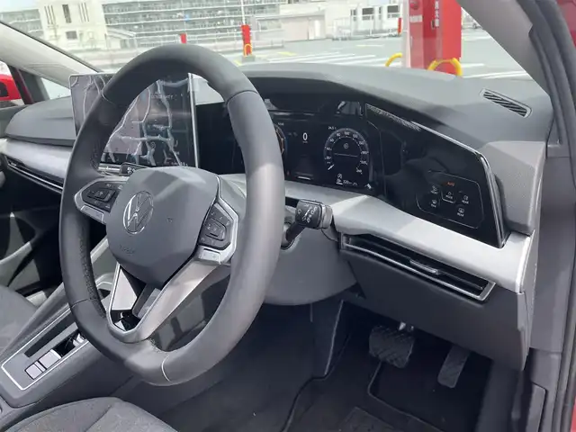 フォルクスワーゲン ＶＷ ゴルフ eTSI アクティブ 東京都 2025(令7)年 0.1万km ワイン ワンオーナー/純正ナビ（BT/AM/FM)/バックカメラ/シートヒーター/ステアリングヒーター/パドルシフト/エンジンプッシュボタン/純正１６インチアルミ/ステアリングスイッチ/純正マット/スペアキー１本/保証書/取説