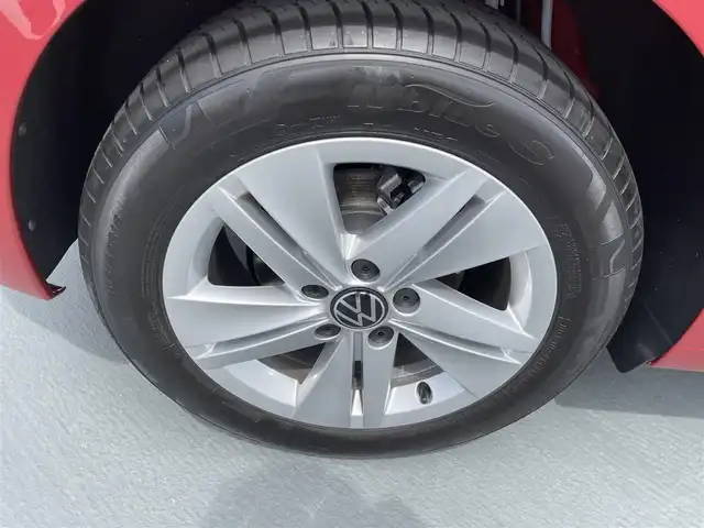 フォルクスワーゲン ＶＷ ゴルフ eTSI アクティブ 東京都 2025(令7)年 0.1万km ワイン ワンオーナー/純正ナビ（BT/AM/FM)/バックカメラ/シートヒーター/ステアリングヒーター/パドルシフト/エンジンプッシュボタン/純正１６インチアルミ/ステアリングスイッチ/純正マット/スペアキー１本/保証書/取説