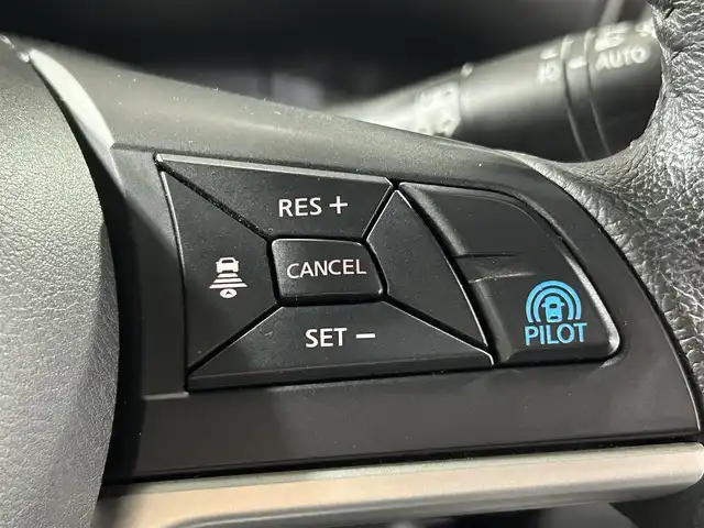 日産 セレナ ハイウェイスターVセレクションⅡ 大阪府 2019(平31)年 5.6万km ダイヤモンドブラック ProPILOT 純正9incナビ(フルセグ/DVD再生/Bluetooth) 後席モニター ETC デジタルインナーミラー 衝突軽減 クリアランスソナー パークアシスト レーンアシスト 前後ドラレコ