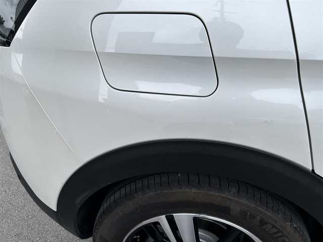 プジョー ３００８ GT ハイブリッド4 滋賀県 2022(令4)年 1.2万km BLANC NACRE ワンオーナー/プジョー純正ディスプレイオーディオ/（Apple Carplay　Android　Auto）/バックカメラ（全方位）/サンルーフ/プラグインハイブリット/（別途プラグコードあり）/ハーフレザーシート/パワーシート/パワーバックドア/シートヒーター/クルーズコントロール/パークアシスト/インテリジェントハイビーム/パーキングセンサー/ブラインドスポットモニター/トラクションコントロール/レーントレーシングアシスト/アダプティブライト/ドライブモードスイッチ/ヒルディセントコントロール/コーナーセンサー/トラフィックサインインフォメーション/アクティブセーフティーブレーキ/アクティブライト/フォローミーホームライト/ウェルカムライト/チャイルドセーフティー/電格ミラー/ウィンカーミラー/プッシュスタート/USB/ドライブレコーダー（前後）/ETC