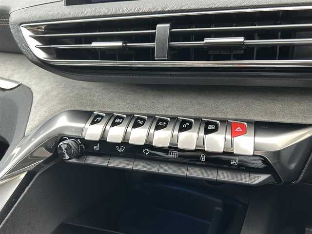 プジョー ３００８ GT ハイブリッド4 滋賀県 2022(令4)年 1.2万km BLANC NACRE ワンオーナー/プジョー純正ディスプレイオーディオ/（Apple Carplay　Android　Auto）/バックカメラ（全方位）/サンルーフ/プラグインハイブリット/（別途プラグコードあり）/ハーフレザーシート/パワーシート/パワーバックドア/シートヒーター/クルーズコントロール/パークアシスト/インテリジェントハイビーム/パーキングセンサー/ブラインドスポットモニター/トラクションコントロール/レーントレーシングアシスト/アダプティブライト/ドライブモードスイッチ/ヒルディセントコントロール/コーナーセンサー/トラフィックサインインフォメーション/アクティブセーフティーブレーキ/アクティブライト/フォローミーホームライト/ウェルカムライト/チャイルドセーフティー/電格ミラー/ウィンカーミラー/プッシュスタート/USB/ドライブレコーダー（前後）/ETC