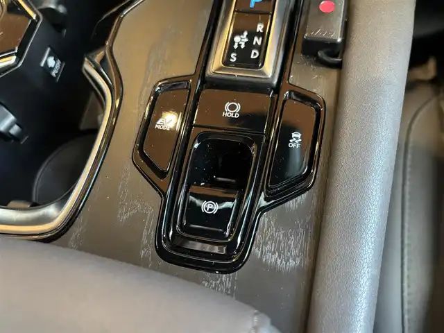 レクサス ＲＸ 350h バージョンL 宮城県 2023(令5)年 2.6万km ソニッククォーツ 純正14型タッチディスプレイオーディオ/　(車載コネクティッドナビ、音声対話サービス)/フルセグTV/ハンズフリーパワーバックドア/パノラミックビューモニター/レーダークルーズコントロール/クリアランスソナー/セーフティシステムプラス/プリクラッシュセーフティ/レーンディパーチャーアラート/レーントレーシングアシスト/レーンチェンジアシスト/ブレードスキャンアダプティブハイビーム/ロードサインアシスト/発進遅れ告知機能/ドライバー異常時対応システム/ドライバーモニター連携/フロントクロストラフィックアラート/プロアクティブドライビングアシスト/レクサスチームメイト/ブラインドスポットモニター/パーキングサポートブレーキ/3連フルLEDヘッドランプ/本木製/革巻きコンビステアリング/ステアリングヒーター/パドルシフト/セミアニリン革シート/全席シートヒーター/ベンチレーション/前席パワーシート/運転席ポジションメモリー/純正21インチアルミホイール/スマートエントリー/スタートシステム/禁煙車