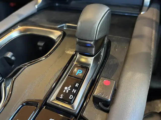 レクサス ＲＸ 350h バージョンL 宮城県 2023(令5)年 2.6万km ソニッククォーツ 純正14型タッチディスプレイオーディオ/　(車載コネクティッドナビ、音声対話サービス)/フルセグTV/ハンズフリーパワーバックドア/パノラミックビューモニター/レーダークルーズコントロール/クリアランスソナー/セーフティシステムプラス/プリクラッシュセーフティ/レーンディパーチャーアラート/レーントレーシングアシスト/レーンチェンジアシスト/ブレードスキャンアダプティブハイビーム/ロードサインアシスト/発進遅れ告知機能/ドライバー異常時対応システム/ドライバーモニター連携/フロントクロストラフィックアラート/プロアクティブドライビングアシスト/レクサスチームメイト/ブラインドスポットモニター/パーキングサポートブレーキ/3連フルLEDヘッドランプ/本木製/革巻きコンビステアリング/ステアリングヒーター/パドルシフト/セミアニリン革シート/全席シートヒーター/ベンチレーション/前席パワーシート/運転席ポジションメモリー/純正21インチアルミホイール/スマートエントリー/スタートシステム/禁煙車