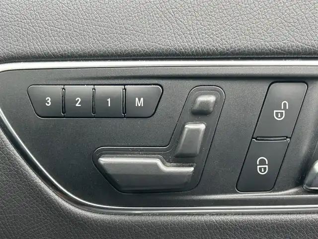 メルセデス・ベンツ ＧＬＡ２５０ 4マチック オフロード 福島県 2015(平27)年 5万km マウンテングレー パノラミックスライディングルーフ/４WD/純正ナビ/(USB/BT/フルセグ)/運転席メモリシート/運転席パワーシート/運転席シートヒーター/HIDオートライト/フォグランプ/前後ドライブレコーダー/ハーフレザーシート/バックカメラ/ルーフレール/パワーバックドア/プッシュスタート/コーナーセンサー/アイドリングストップ/ＥＴＣ/純正ドアバイザー/純正フロアマット