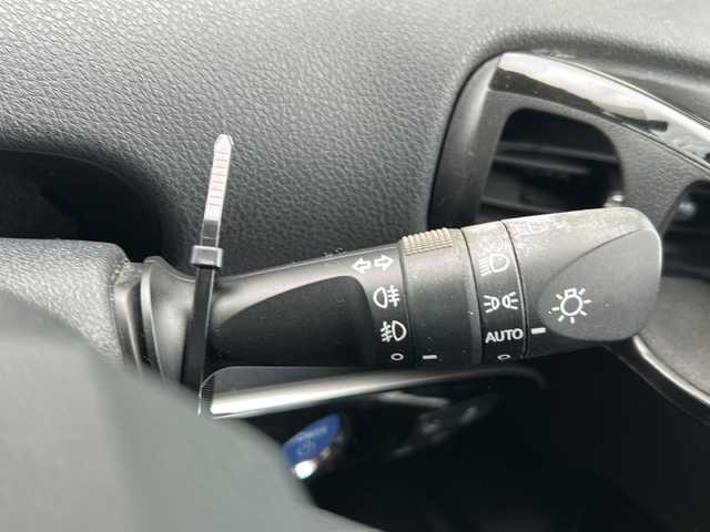 トヨタ プリウス A ツーリングセレクション 岐阜県 2017(平29)年 11.9万km アティチュードブラックマイカ 登録時走行距離120610km/フルセグテレビ/モデリスタフルエアロ/４ＷＤ/メモリーナビ/純正アルミホイール/ＬＥＤヘッドライト/レザーシート/ＥＴＣ/スマートキー/スペアキー１本/コーナーセンサー/Ｂｌｕｅｔｏｏｔｈ接続/シートヒーター/エアシート/フロアマット/オートマチックハイビーム/カーテンエアバッグ/オートエアコン