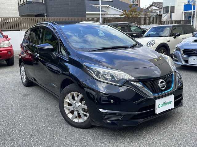 日産 ノート e－パワー X 福岡県 2017(平29)年 7.6万km スーパーブラック ワンオーナー/純正ディーラーナビ/バックカメラ/フルセグ/スマートキー/プッシュスタート/スペアキー/衝突軽減ブレーキ/レーンキーピング/横滑り防止機能/ETC/コーナーセンサー/純正マット/取扱説明書/保証書