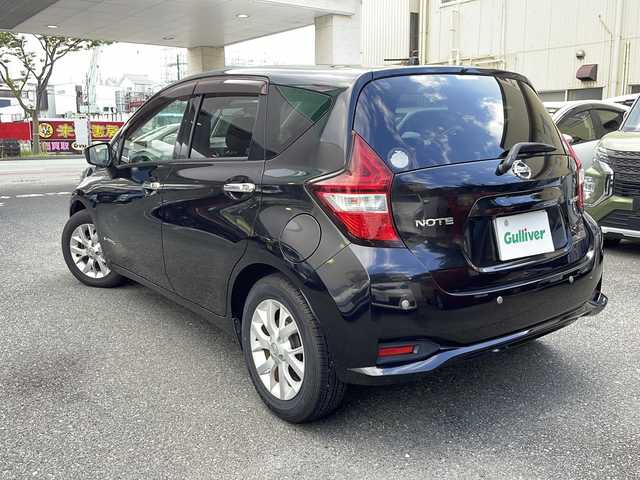 日産 ノート e－パワー X 福岡県 2017(平29)年 7.6万km スーパーブラック ワンオーナー/純正ディーラーナビ/バックカメラ/フルセグ/スマートキー/プッシュスタート/スペアキー/衝突軽減ブレーキ/レーンキーピング/横滑り防止機能/ETC/コーナーセンサー/純正マット/取扱説明書/保証書