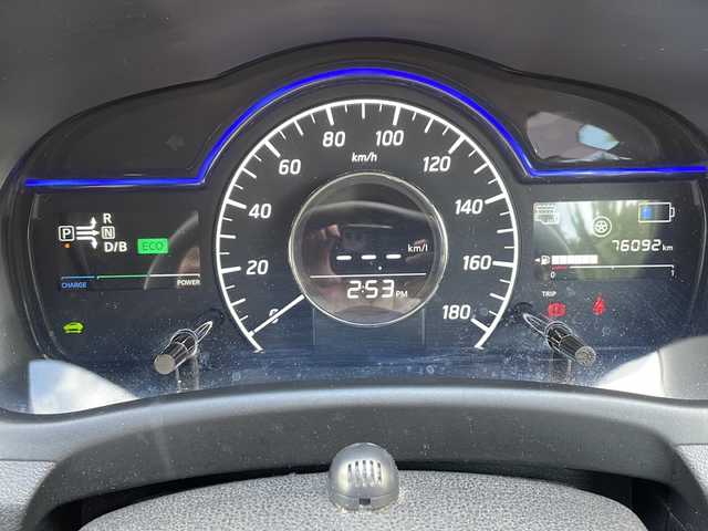 日産 ノート e－パワー X 福岡県 2017(平29)年 7.6万km スーパーブラック ワンオーナー/純正ディーラーナビ/バックカメラ/フルセグ/スマートキー/プッシュスタート/スペアキー/衝突軽減ブレーキ/レーンキーピング/横滑り防止機能/ETC/コーナーセンサー/純正マット/取扱説明書/保証書