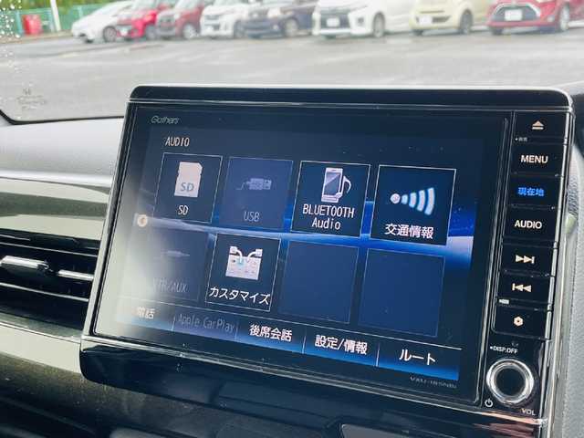 ホンダ Ｎ ＢＯＸ カスタム G L ホンダセンシング 熊本県 2018(平30)年 6.4万km プラチナホワイトパール 純正SDナビ/・AM/FM/CD/DVD/SD/AUX/iPod/USB/BT/・AppleCarPlay/・フルセグTV/バックカメラ/ホンダセンシング/・衝突軽減ブレーキ/・先行車発進お知らせ機能/・路外逸脱抑制システム/・標識認識機能/・アダプティブクルーズコントロール/後方コーナーセンサー/革巻きステアリング/・ステアリングリモコン/オートライト/・フォグランプ/・LEDライト/電動格納ミラー/・ウィンカーミラー/ビルトインETC/ドアバイザー/シートカバー/純正フロアマット/純正アルミホイール/スマートキー/・スペアキー