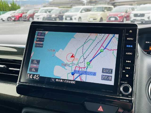 ホンダ Ｎ ＢＯＸ カスタム G L ホンダセンシング 熊本県 2018(平30)年 6.4万km プラチナホワイトパール 純正SDナビ/・AM/FM/CD/DVD/SD/AUX/iPod/USB/BT/・AppleCarPlay/・フルセグTV/バックカメラ/ホンダセンシング/・衝突軽減ブレーキ/・先行車発進お知らせ機能/・路外逸脱抑制システム/・標識認識機能/・アダプティブクルーズコントロール/後方コーナーセンサー/革巻きステアリング/・ステアリングリモコン/オートライト/・フォグランプ/・LEDライト/電動格納ミラー/・ウィンカーミラー/ビルトインETC/ドアバイザー/シートカバー/純正フロアマット/純正アルミホイール/スマートキー/・スペアキー