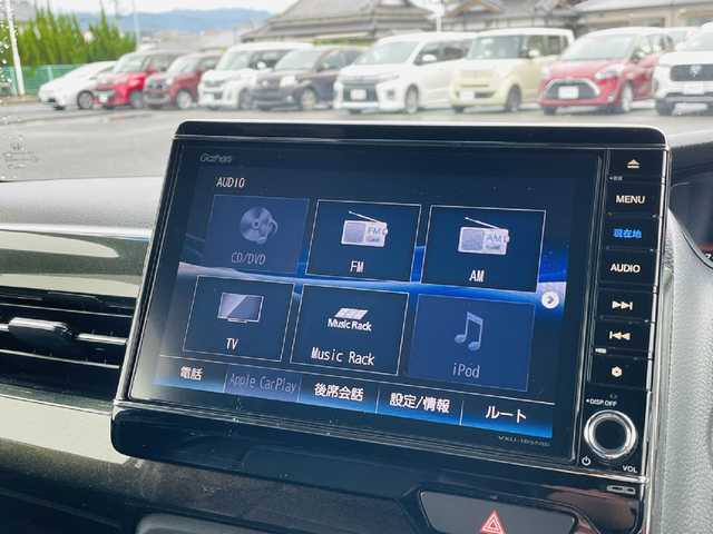 ホンダ Ｎ ＢＯＸ カスタム G L ホンダセンシング 熊本県 2018(平30)年 6.4万km プラチナホワイトパール 純正SDナビ/・AM/FM/CD/DVD/SD/AUX/iPod/USB/BT/・AppleCarPlay/・フルセグTV/バックカメラ/ホンダセンシング/・衝突軽減ブレーキ/・先行車発進お知らせ機能/・路外逸脱抑制システム/・標識認識機能/・アダプティブクルーズコントロール/後方コーナーセンサー/革巻きステアリング/・ステアリングリモコン/オートライト/・フォグランプ/・LEDライト/電動格納ミラー/・ウィンカーミラー/ビルトインETC/ドアバイザー/シートカバー/純正フロアマット/純正アルミホイール/スマートキー/・スペアキー