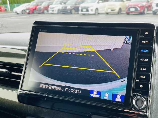 ホンダ Ｎ ＢＯＸ カスタム G L ホンダセンシング 熊本県 2018(平30)年 6.4万km プラチナホワイトパール 純正SDナビ/・AM/FM/CD/DVD/SD/AUX/iPod/USB/BT/・AppleCarPlay/・フルセグTV/バックカメラ/ホンダセンシング/・衝突軽減ブレーキ/・先行車発進お知らせ機能/・路外逸脱抑制システム/・標識認識機能/・アダプティブクルーズコントロール/後方コーナーセンサー/革巻きステアリング/・ステアリングリモコン/オートライト/・フォグランプ/・LEDライト/電動格納ミラー/・ウィンカーミラー/ビルトインETC/ドアバイザー/シートカバー/純正フロアマット/純正アルミホイール/スマートキー/・スペアキー