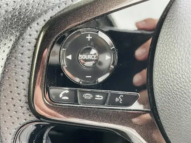 ホンダ Ｎ ＢＯＸ カスタム G L ホンダセンシング 熊本県 2018(平30)年 6.4万km プラチナホワイトパール 純正SDナビ/・AM/FM/CD/DVD/SD/AUX/iPod/USB/BT/・AppleCarPlay/・フルセグTV/バックカメラ/ホンダセンシング/・衝突軽減ブレーキ/・先行車発進お知らせ機能/・路外逸脱抑制システム/・標識認識機能/・アダプティブクルーズコントロール/後方コーナーセンサー/革巻きステアリング/・ステアリングリモコン/オートライト/・フォグランプ/・LEDライト/電動格納ミラー/・ウィンカーミラー/ビルトインETC/ドアバイザー/シートカバー/純正フロアマット/純正アルミホイール/スマートキー/・スペアキー