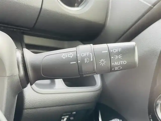 ホンダ Ｎ ＢＯＸ カスタム G L ホンダセンシング 熊本県 2018(平30)年 6.4万km プラチナホワイトパール 純正SDナビ/・AM/FM/CD/DVD/SD/AUX/iPod/USB/BT/・AppleCarPlay/・フルセグTV/バックカメラ/ホンダセンシング/・衝突軽減ブレーキ/・先行車発進お知らせ機能/・路外逸脱抑制システム/・標識認識機能/・アダプティブクルーズコントロール/後方コーナーセンサー/革巻きステアリング/・ステアリングリモコン/オートライト/・フォグランプ/・LEDライト/電動格納ミラー/・ウィンカーミラー/ビルトインETC/ドアバイザー/シートカバー/純正フロアマット/純正アルミホイール/スマートキー/・スペアキー