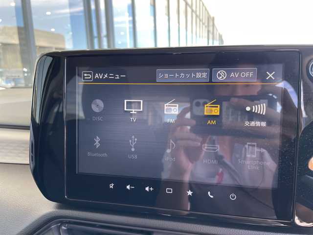 スズキ スイフト HYBRID MX 愛知県 2024(令6)年 0.4万km クリーム 純正9型ディズプレイオーディオナビ/全方位カメラ/レーダークルーズコントロール/シートヒーター/バックカメラ/コーナーセンサー/純正アルミホイール/ブラインドスポットモニター/LEDヘッドライト/オートマチックハイビーム/衝突軽減システム/フルセグ/CD DVD/Bluetooth/ステアリングスイッチ/スマートキー/プッシュスタート